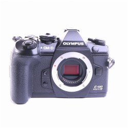 Olympus OM-D E-M1 Mark III Systemkamera (Body) schwarz...