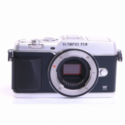 Olympus PEN E-P5 Systemkamera (Body) silber (sehr gut)