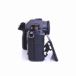 Panasonic DC-S1R Vollformat-Systemkamera (Body) (wie neu)