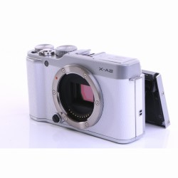 Fujifilm X-A2 Systemkamera (Body) silber (sehr gut)