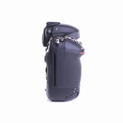 Nikon D4 SLR-Digitalkamera (Body) (gut)