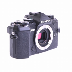 Olympus OM-D E-M5 Mark III Systemkamera (Body) schwarz (wie neu)