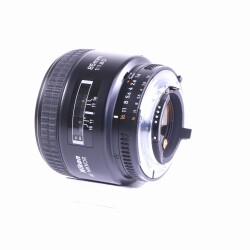Nikon AF Nikkor 85mm F/1.8 D (sehr gut)