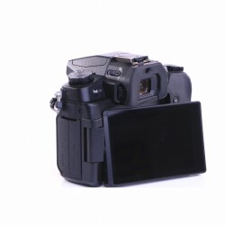 Panasonic Lumix DMC-G81 Systemkamera (Body) schwarz (sehr gut)