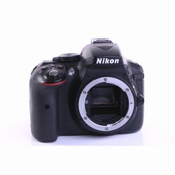 Nikon D5300 SLR-Digitalkamera (Body) schwarz (sehr gut)