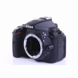 Nikon D5300 SLR-Digitalkamera (Body) schwarz (sehr gut)
