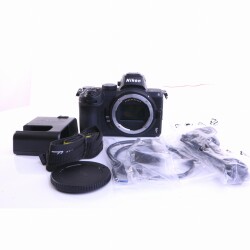 Nikon Z5 Systemkamera (Body) (wie neu)