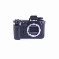 Panasonic DC-S1R Vollformat-Systemkamera (Body) (sehr gut)