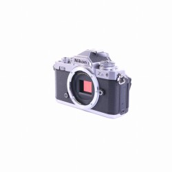 Nikon Z fc Systemkamera (Body) silber (wie neu)