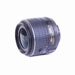 Nikon AF-S DX Nikkor 18-55mm F/3.5-5.6 G VR II (sehr gut)