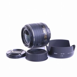 Nikon AF-S DX Nikkor 18-55mm F/3.5-5.6 G VR II (sehr gut)