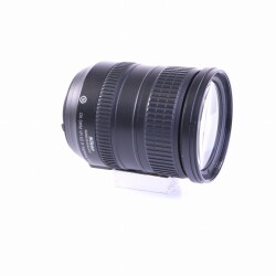 Nikon AF-S DX Nikkor 18-200mm F/3.5-5.6 G ED VR (sehr gut)