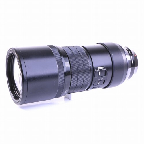 Olympus M.Zuiko Digital ED 300mm F/4.0 IS Pro (gut)